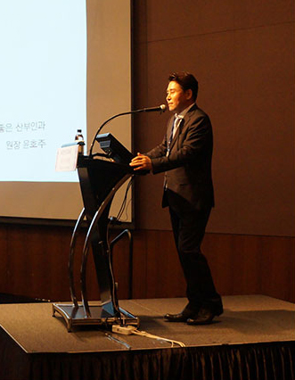 The director Yoon of Best-Skilled OBGYN clinic