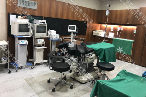 The picture shows the operating room of Best-Skilled OBGYN clinic