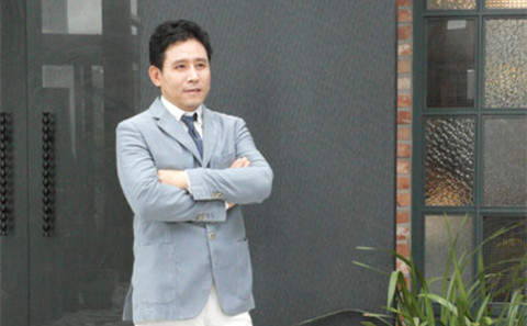 The picture shows Dr.Yoon Ho-Joo
